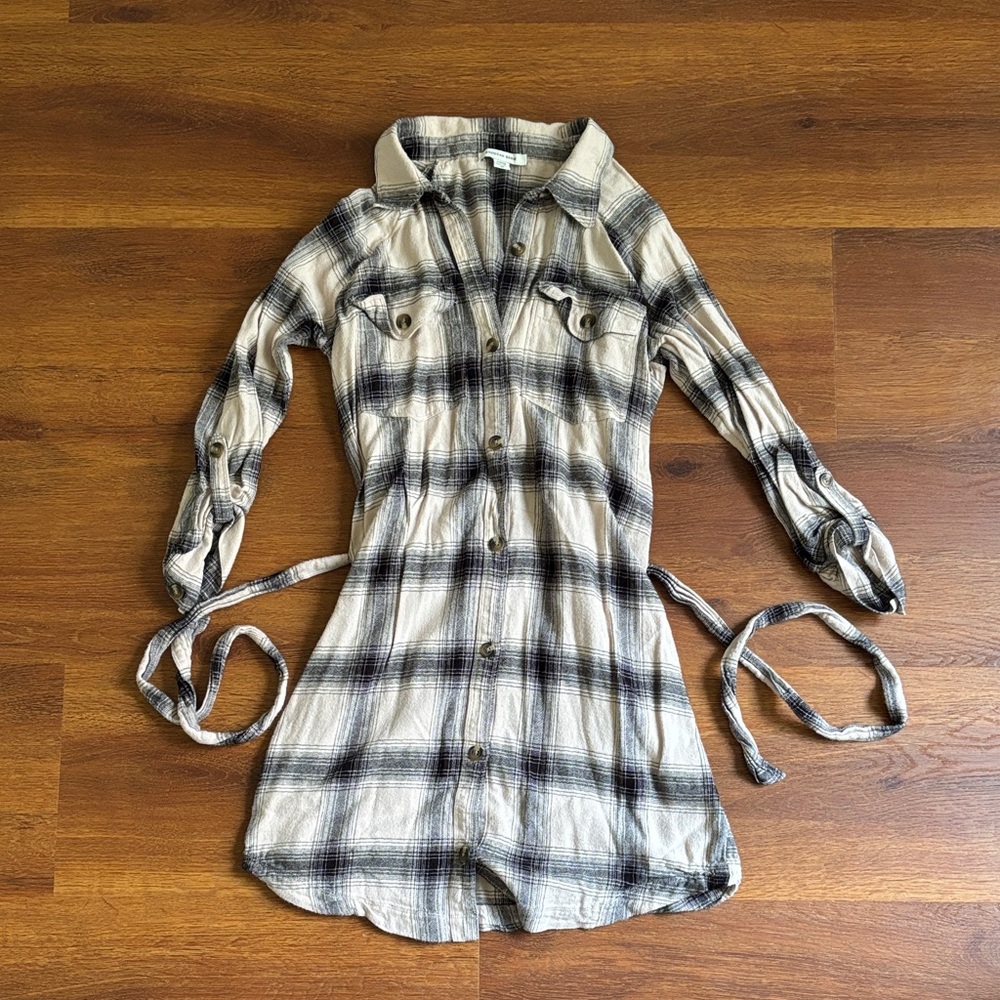 American Eagle Outfitters Black and Cream Plaid Button-Up Dress - S
